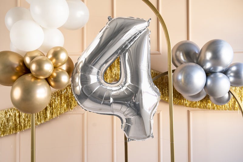 4 Jaar Cijfer Ballon Zilver Leeg 72cm van Partydeco koop je bij Partywinkel