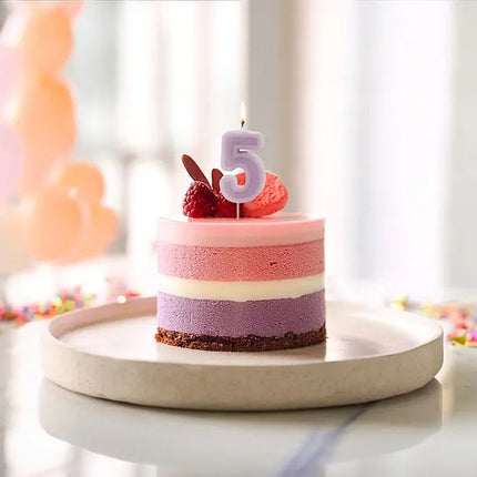 5 Jaar Kaars Paars 10cm van Partydeco koop je bij Partywinkel