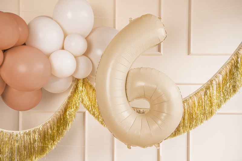 6 Jaar Cijfer Ballon Beige Leeg 72cm van Partydeco koop je bij Partywinkel