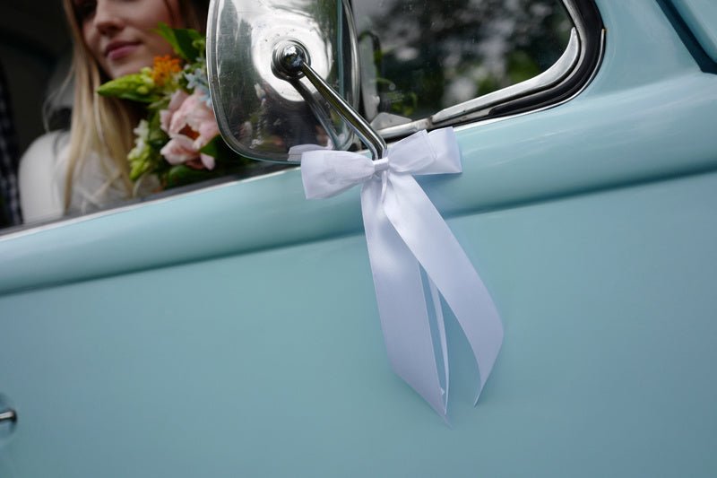 Autodecoratie Strik Wit 14cm 4st van Partydeco koop je bij Partywinkel