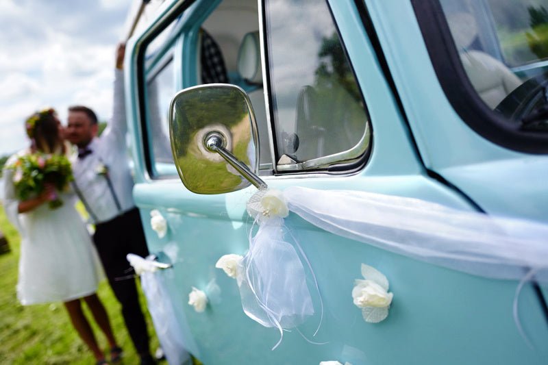 Autodecoratie Witte Bloem 1,8m 2st van Partydeco koop je bij Partywinkel
