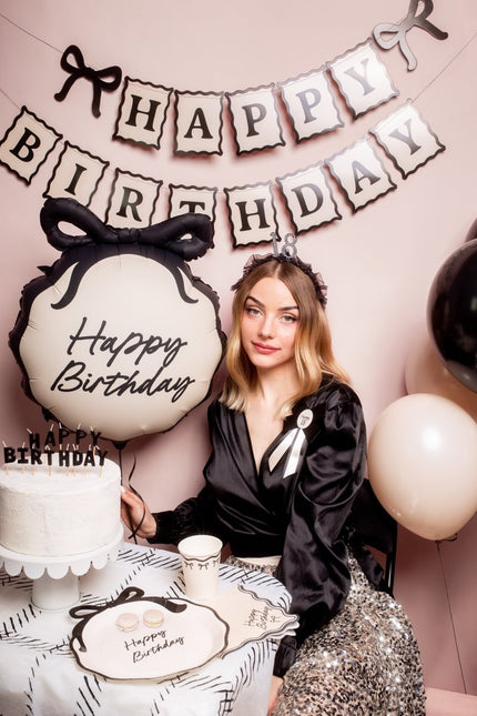 Banner Happy Birthday strikken, 100 cm, crème - zwart van Partydeco koop je bij Partywinkel