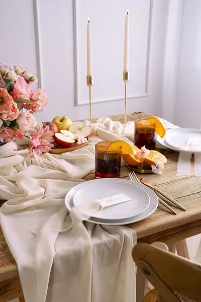 Beige Tafelloper 5m van Partydeco koop je bij Partywinkel