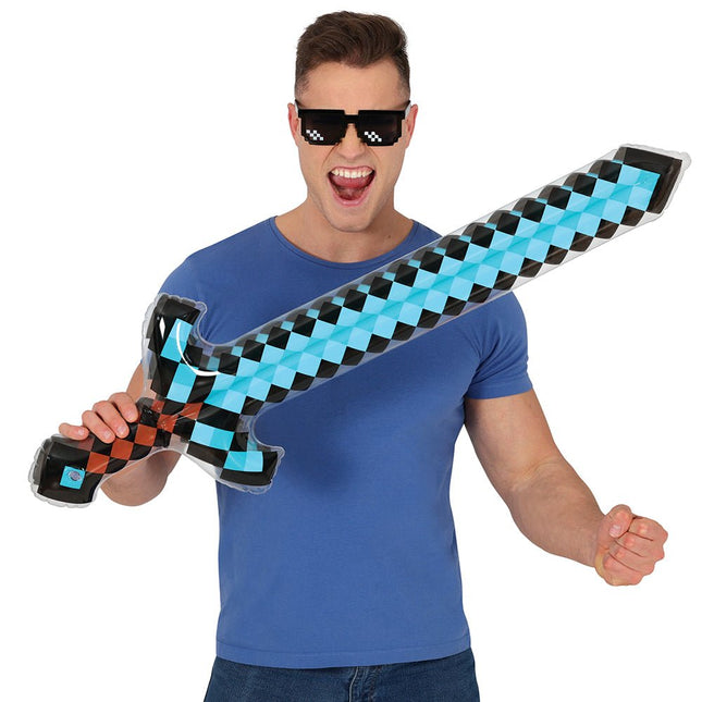 Blauwe Nep Zwaard Pixel van Fiestas Guirca koop je bij Partywinkel
