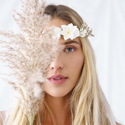 Bloemen Haarband Wit Strik van Partydeco koop je bij Partywinkel