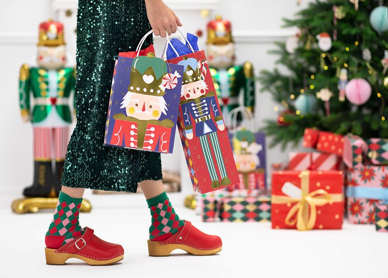 Cadeautasje Notenkraker 36cm van Partydeco koop je bij Partywinkel