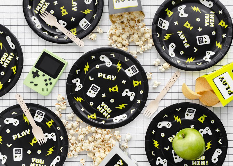 Gaming Party Borden Zwart Geel 23cm 6st van Partydeco koop je bij Partywinkel