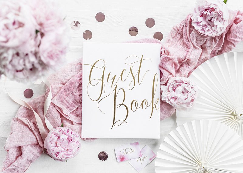 Gastenboek Gouden Letters 24,5cm van Partydeco koop je bij Partywinkel
