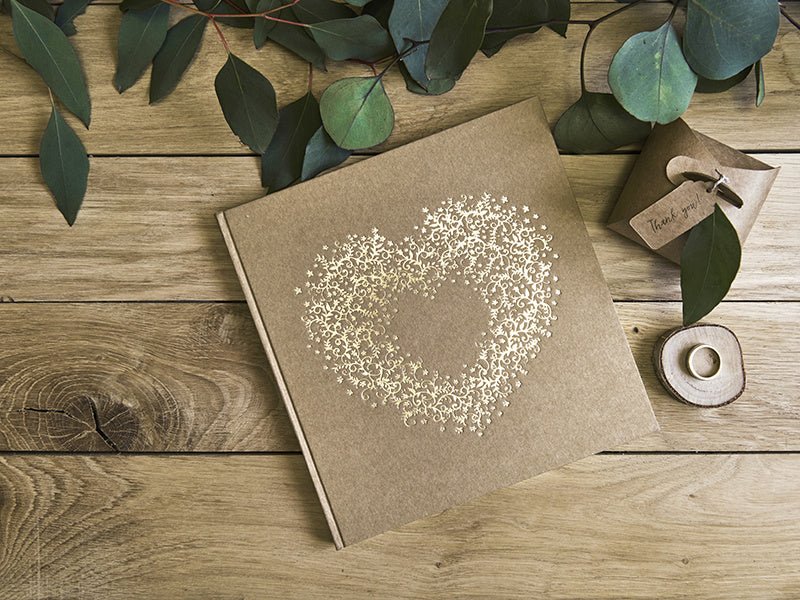 Gastenboek Hart Bruin 20,5cm van Partydeco koop je bij Partywinkel