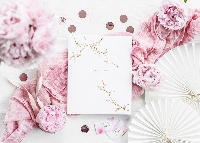 Gastenboek Wit 24,5cm van Partydeco koop je bij Partywinkel