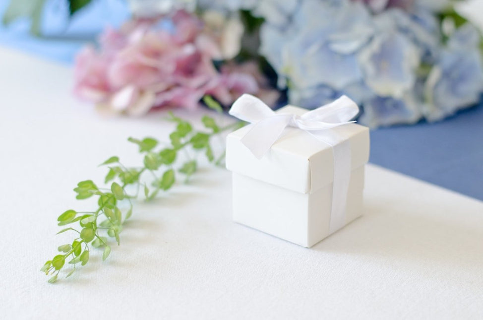 Geschenkdoosjes Kubus Strik 5,2cm 10st van Partydeco koop je bij Partywinkel