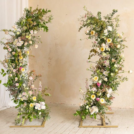 Gouden Backdrop Frame Halve Boog 2st van Partydeco koop je bij Partywinkel
