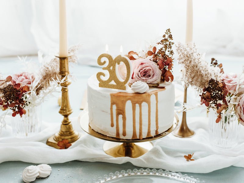 Kaars 30 Jaar Goud 7,5cm van Partydeco koop je bij Partywinkel