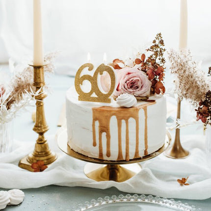 Kaars 60 Jaar Goud 7,5cm van Partydeco koop je bij Partywinkel