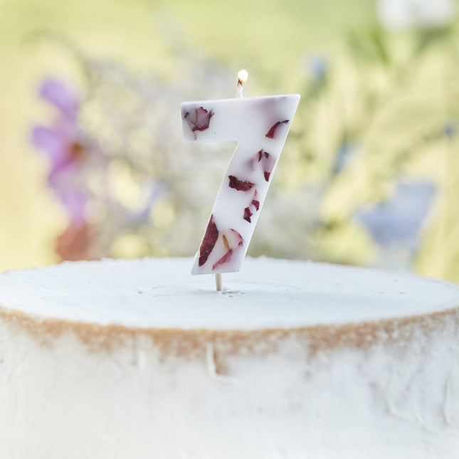 Kaars 7 Jaar Rozenblaadjes 9cm van Ginger Ray koop je bij Partywinkel
