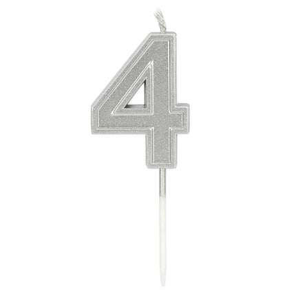 Kaarsje Elegant '4' zilver op prikker (3 x 4,2 x 0,7 cm) van Boland koop je bij Partywinkel