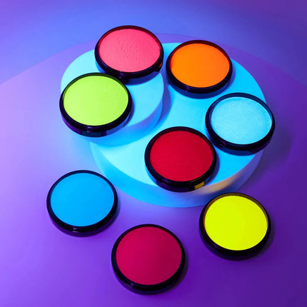 Moon Glow Neon UV Pro Face Paint Cake Pots White 36g van Moon Creations koop je bij Partywinkel
