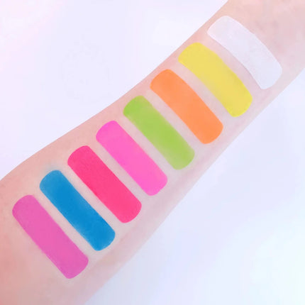 Moon Glow Neon UV Pro Face Paint Intense Red 36g van Moon Creations koop je bij Partywinkel