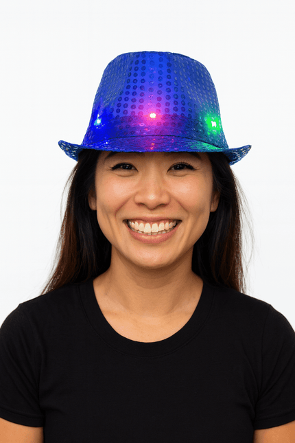 Pailletten Hoedje Blauw met Licht incl Batterijen van Partychimp koop je bij Partywinkel