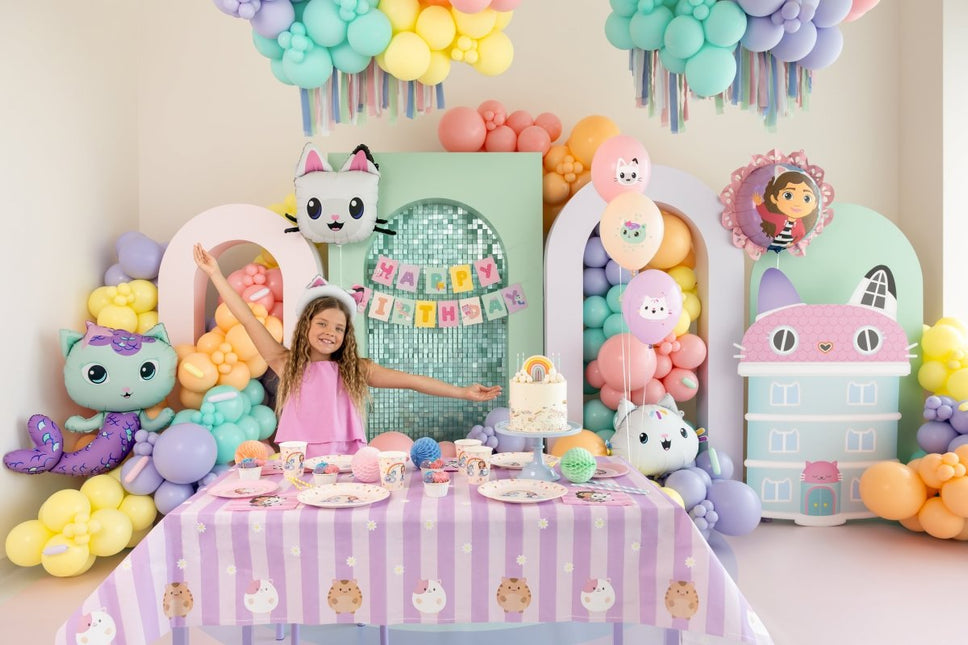 Papieren tafelkleed Gabby's Dollhouse, mix, 180 x 120 cm van Partydeco koop je bij Partywinkel
