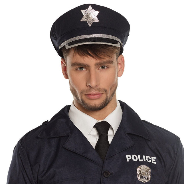 Politiepet van Boland koop je bij Partywinkel