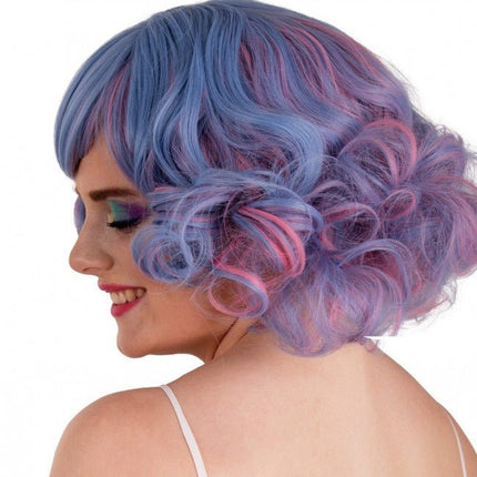 Pruik Arlene Kort Met Krullen Pastel Blauw En Roze van PartyXplosion koop je bij Partywinkel