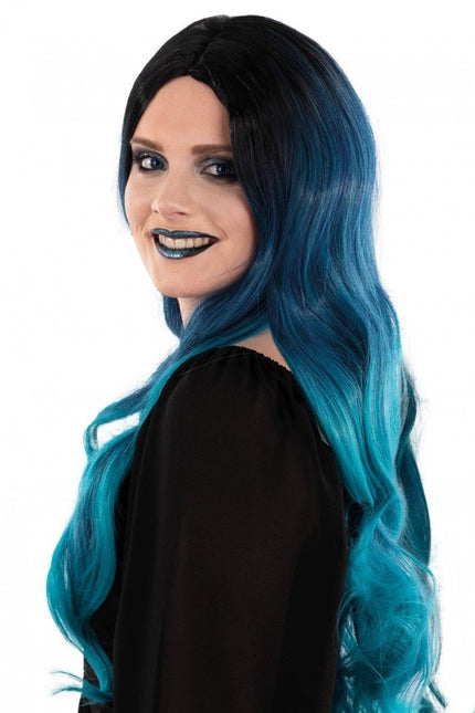 Pruik Selena Lang Haar Met Krullen Zwart Petrol Blauw van PartyXplosion koop je bij Partywinkel