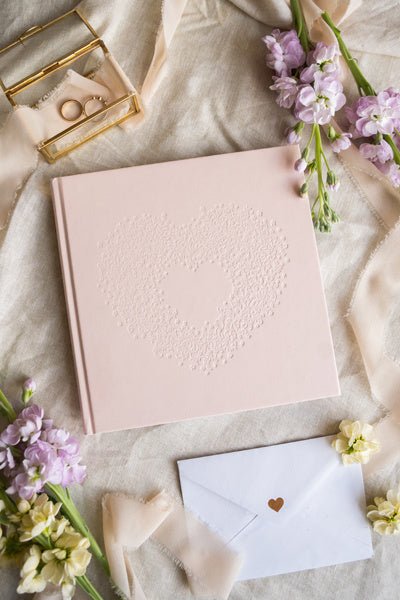 Roze Gastenboek 20,5cm van Partydeco koop je bij Partywinkel