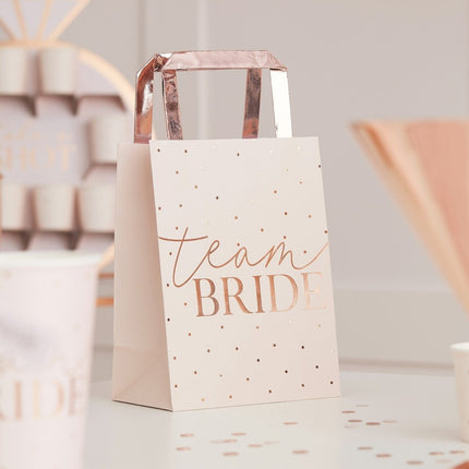 Roze Uitdeeltasjes Team Bride 27cm 5st van Ginger Ray koop je bij Partywinkel