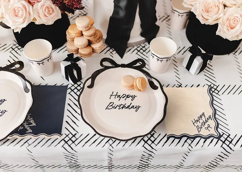 Servetten Happy Birthday Bow, 33x33 cm, beige - zwart van Partydeco koop je bij Partywinkel