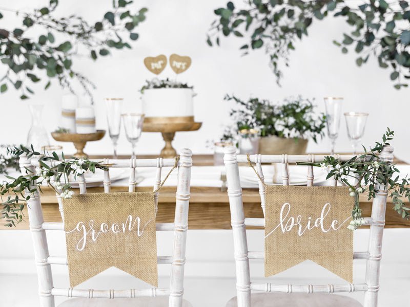 Stoeldecoratie Bride Groom 2st van Partydeco koop je bij Partywinkel