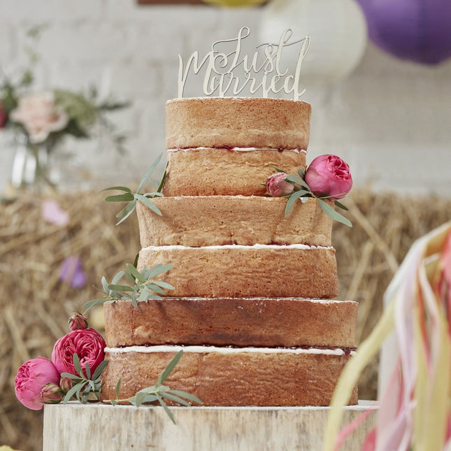 Taarttopper Just Married Hout 14cm van Ginger Ray koop je bij Partywinkel