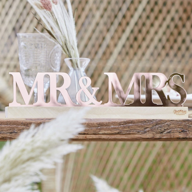 Tafeldecoratie Mr& Mrs 20cm van Ginger Ray koop je bij Partywinkel