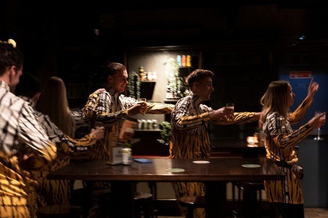 Trainingspak Kroegtijger Heer van PartyXplosion koop je bij Partywinkel