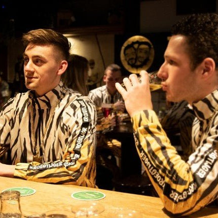 Trainingspak Kroegtijger Heer van PartyXplosion koop je bij Partywinkel