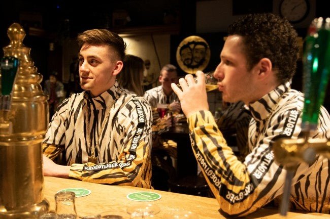 Trainingspak Kroegtijger Heer van PartyXplosion koop je bij Partywinkel