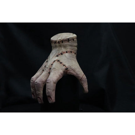 Wednesday Hand Schouder Buddy van CHAKS koop je bij Partywinkel