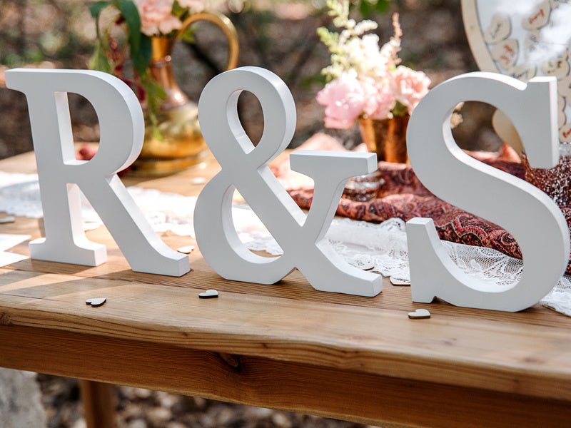 Witte Letter R Hout 20cm van Partydeco koop je bij Partywinkel