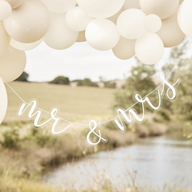 Witte Slinger Mr & Mrs 2m van Ginger Ray koop je bij Partywinkel