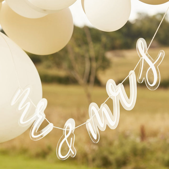Witte Slinger Mr & Mrs 2m van Ginger Ray koop je bij Partywinkel