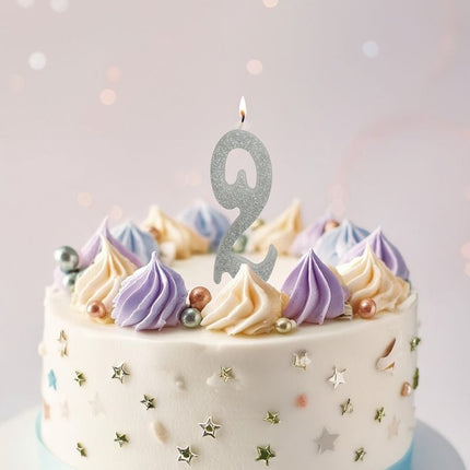 Zilveren Kaars 2 Jaar Glitter 12,5cm van Fiestas Guirca koop je bij Partywinkel