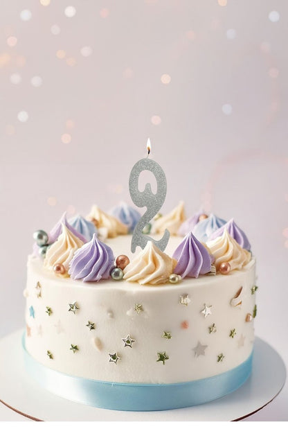 Zilveren Kaars 2 Jaar Glitter 12,5cm van Fiestas Guirca koop je bij Partywinkel