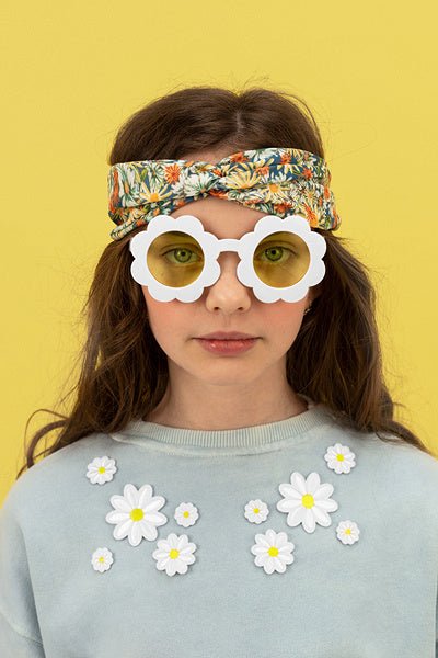 Zonnebril Bloem van Partydeco koop je bij Partywinkel