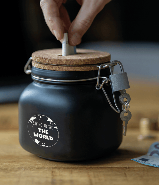 Zwarte Spaarpot Saving To See The World 12,5cm van Paper Dreams koop je bij Partywinkel